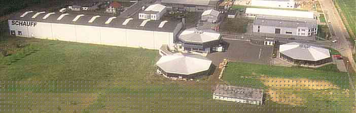 Zentrallager und Produktionspavillons